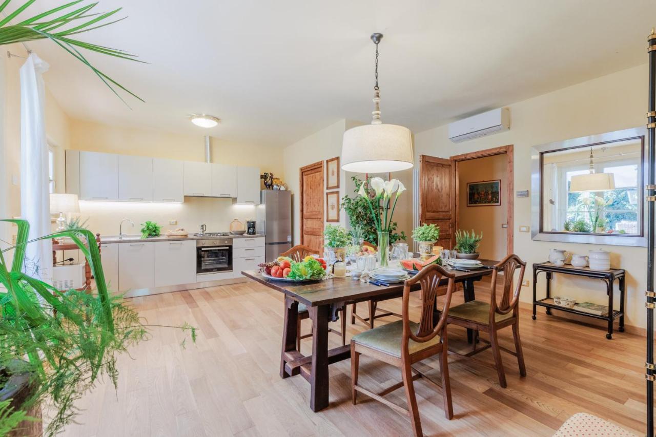 Villa Bassotta, A Charming Cottage Lucca Luaran gambar